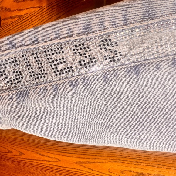 Light Wash High Waist with Diamonds - Picture 4 of 5